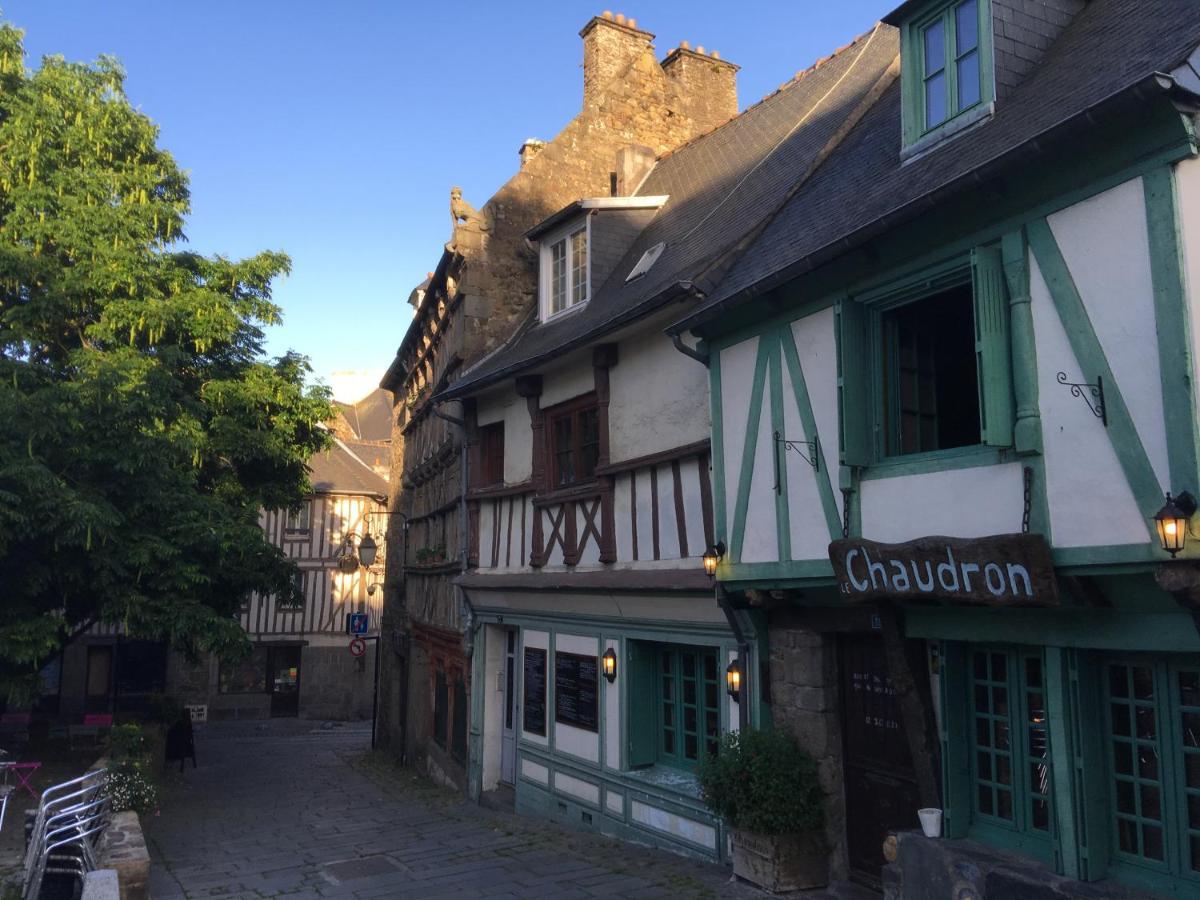 Marie Et Brieuc _ Duplex Lumineux Colore Atypique Face Cathedrale แซงต์-บรีเออ ภายนอก รูปภาพ